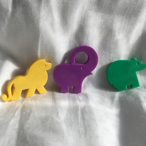 animals pins by, Tupperware - Picture 2 of 4
